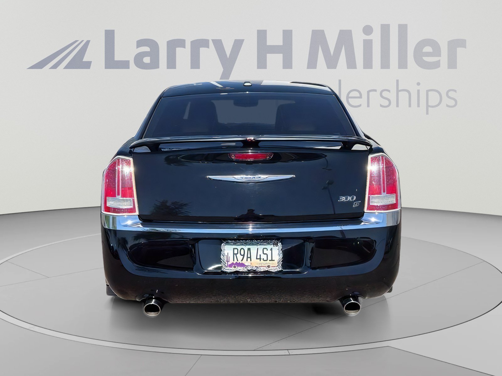 Used 2011 Chrysler 300 C RWD image 5