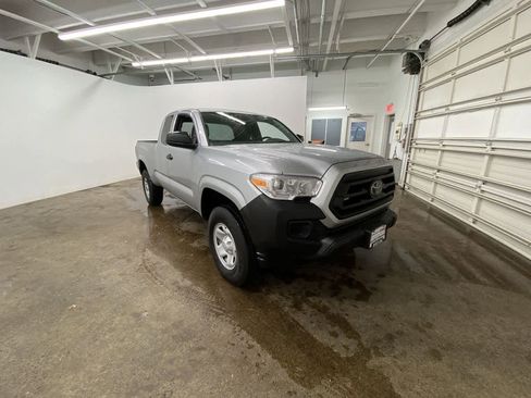 Used 2022 Toyota Tacoma SR image 8