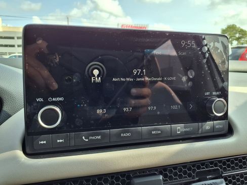 Certified 2025 Honda HR-V LX image 6