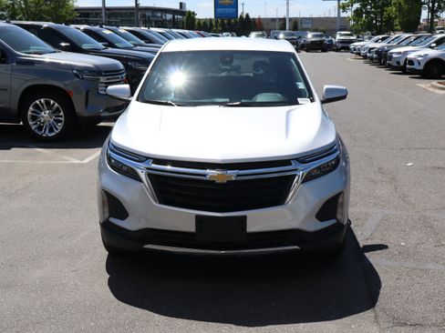 Used 2022 Chevrolet Equinox LT FWD image 3