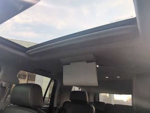 Used 2015 GMC Yukon Denali w/ Touring Package image 11