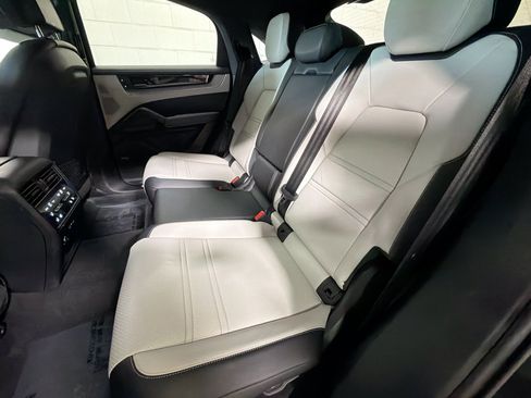Certified 2026 Porsche Cayenne S AWD/4WD image 21