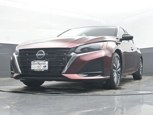 Used 2025 Nissan Altima 2.5 SV FWD image 22