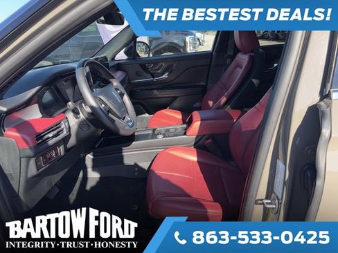 Used 2025 Lincoln Corsair Reserve image 10