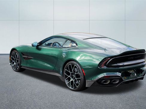 Used 2025 Aston Martin Vanquish RWD image 3