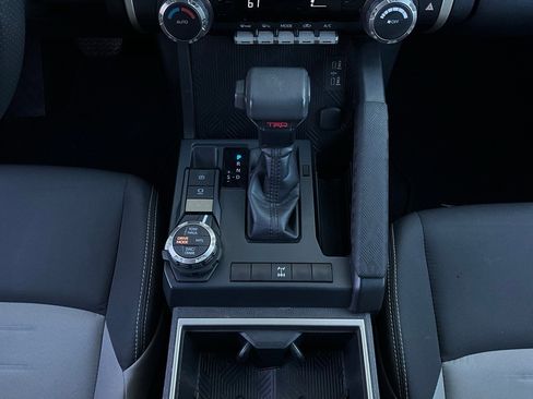 Used 2025 Toyota Tacoma TRD Off-Road image 13