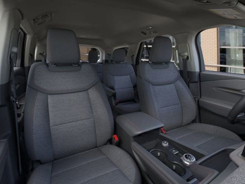 New 2025 Ford Explorer Active image 12