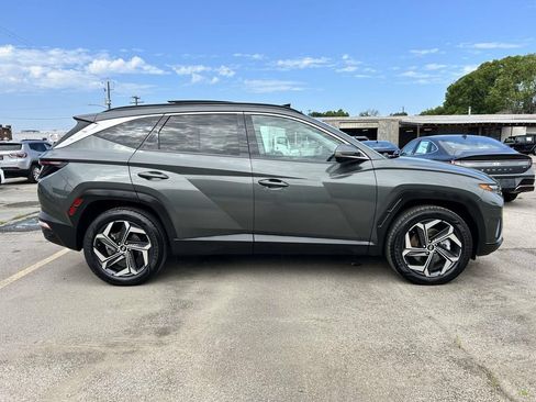 Used 2022 Hyundai Tucson Limited AWD/4WD image 2