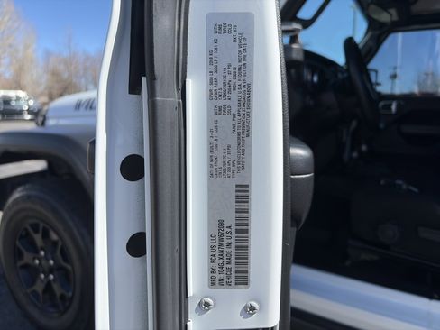 Used 2021 Jeep Wrangler Willys image 32