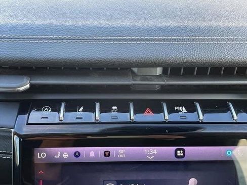 Used 2024 Jeep Grand Cherokee Limited image 24