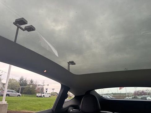 Used 2023 Tesla Model Y Long Range image 25