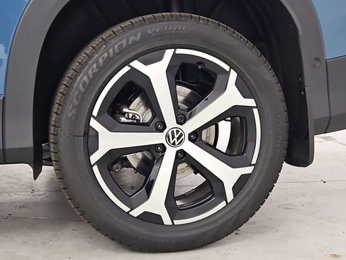 New 2026 Volkswagen Tiguan SE AWD/4WD image 13