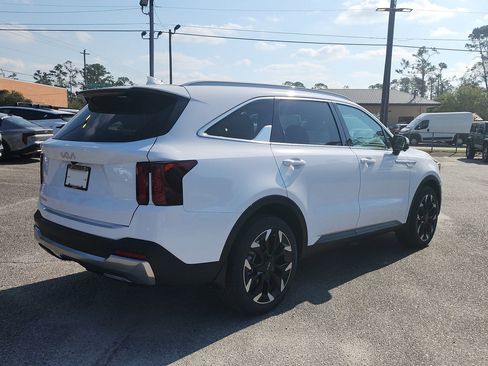 New 2025 Kia Sorento SX image 4
