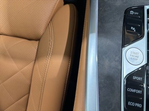 Certified 2023 BMW X7 xDrive40i w/ Premium Package image 44