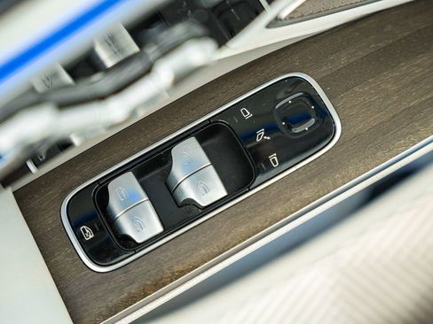 Used 2022 Mercedes-Benz EQS 580 4MATIC Sedan image 32