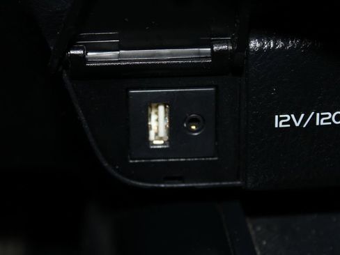 Used 2018 Toyota Camry SE image 30