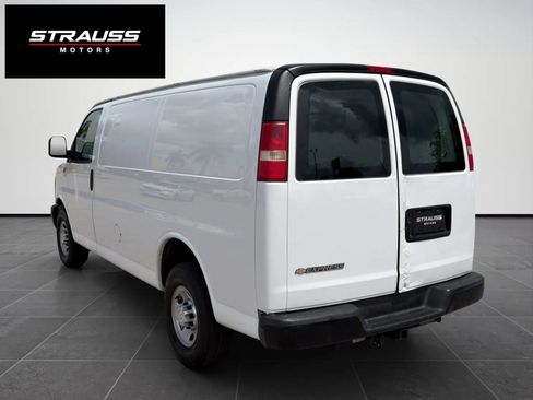 Used 2017 Chevrolet Express 2500 RWD image 7
