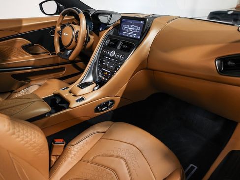 Used 2021 Aston Martin DBS Superleggera Volante image 22