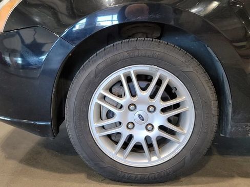 Used 2010 Ford Focus SE FWD image 14