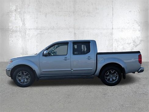 Used 2019 Nissan Frontier SL image 7