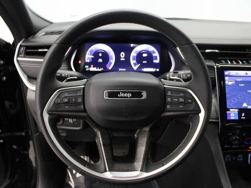 Used 2024 Jeep Grand Cherokee L Limited w/ Luxury Tech Group II image 21