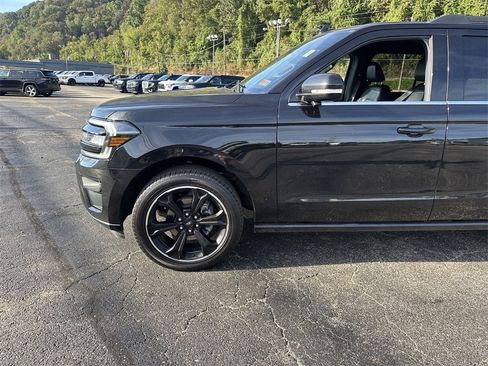 Used 2022 Ford Expedition Limited w/ Equipment Group 303A image 9