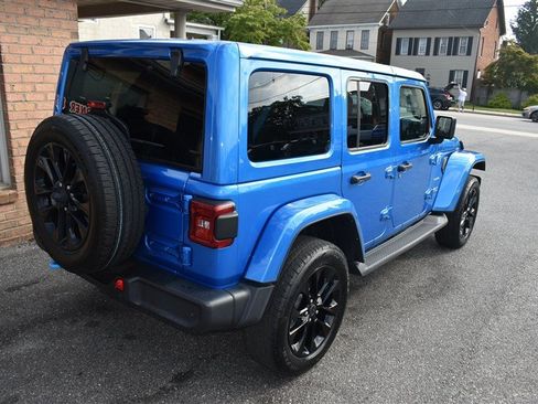Used 2024 Jeep Wrangler Unlimited Sahara w/ Technology Group AWD/4WD image 4