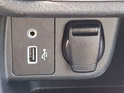 Used 2020 Nissan Versa SV image 23