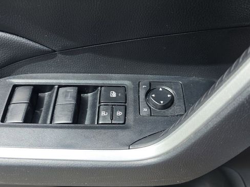 Used 2022 Toyota RAV4 LE FWD image 24
