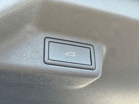 New 2025 Volkswagen ID. Buzz Pro S Plus image 14