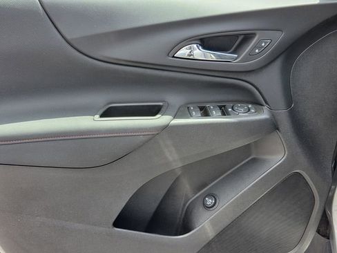 Used 2023 Chevrolet Equinox RS FWD image 18