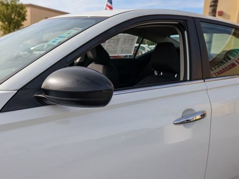 Used 2024 Nissan Altima 2.5 S image 14