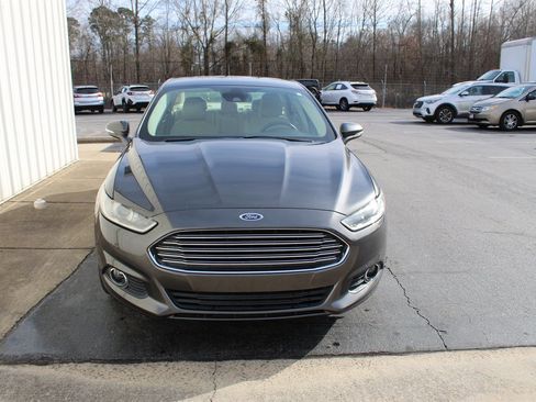 Used 2016 Ford Fusion SE w/ Equipment Group 202A image 11