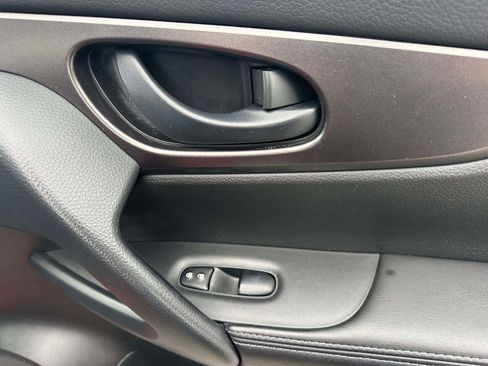 Used 2020 Nissan Rogue Sport S FWD image 24