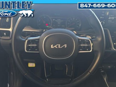 Used 2023 Kia Sorento EX w/ Panoramic Sunroof Package FWD image 8