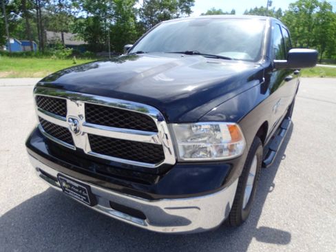 Used 2020 RAM 1500 4x4 Crew Cab Classic Tradesman w/ Chrome Appearance Package image 4