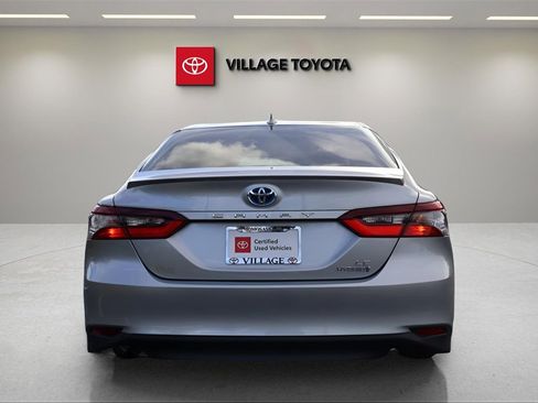 Certified 2021 Toyota Camry LE image 4