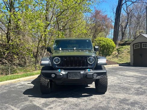 Used 2024 Jeep Wrangler Unlimited image 2