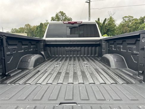 Used 2025 GMC Sierra 2500 Denali Ultimate image 19