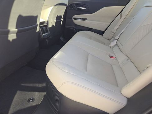 Used 2023 Toyota Crown Limited image 32