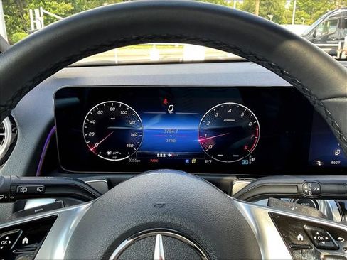 Used 2026 Mercedes-Benz GLB 250 4MATIC image 15