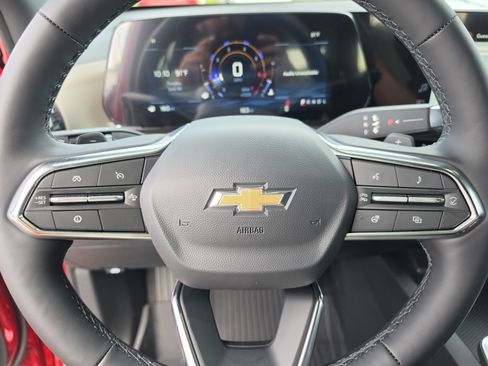 New 2026 Chevrolet Equinox LT w/ Convenience Package II FWD image 36