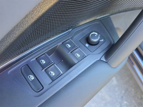 New 2026 Volkswagen Tiguan SE R-Line image 14