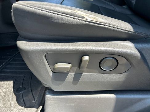 Used 2025 Chevrolet Silverado 2500 LTZ w/ LTZ Plus Package AWD/4WD image 19