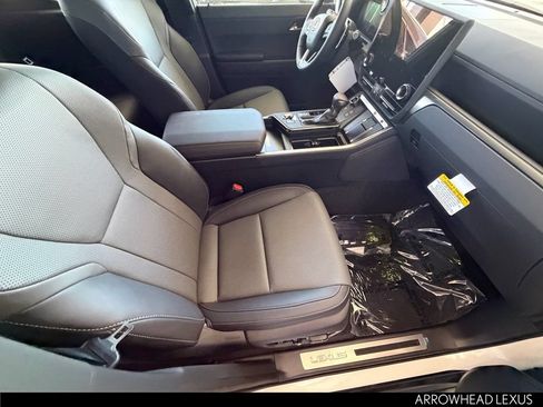 New 2026 Lexus GX 550 AWD/4WD image 11