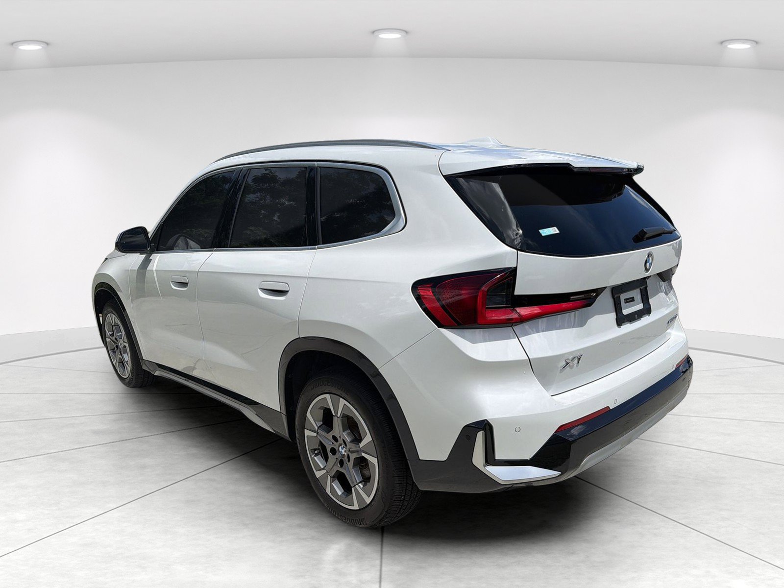 Used 2024 BMW X1 xDrive28i AWD/4WD image 6