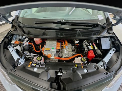 Used 2017 Chevrolet Bolt Premier w/ Driver Confidence II Package image 33