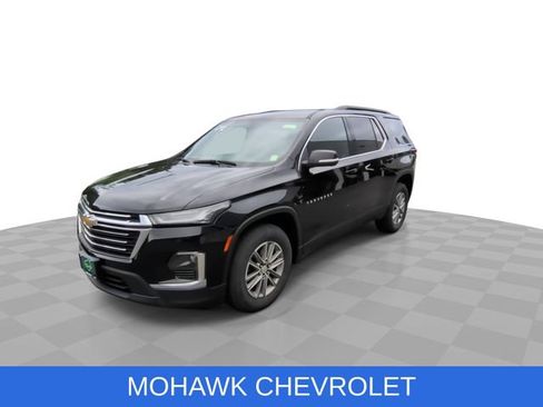 Used 2023 Chevrolet Traverse LT w/ Rear Camera Mirror Package AWD/4WD image 4