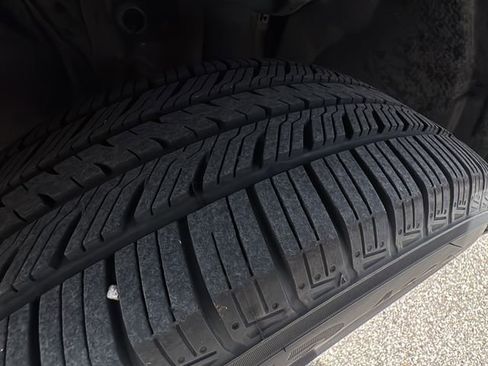 Used 2019 Toyota RAV4 XLE FWD image 7