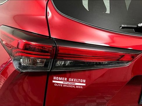 Used 2022 Toyota Highlander XLE image 29